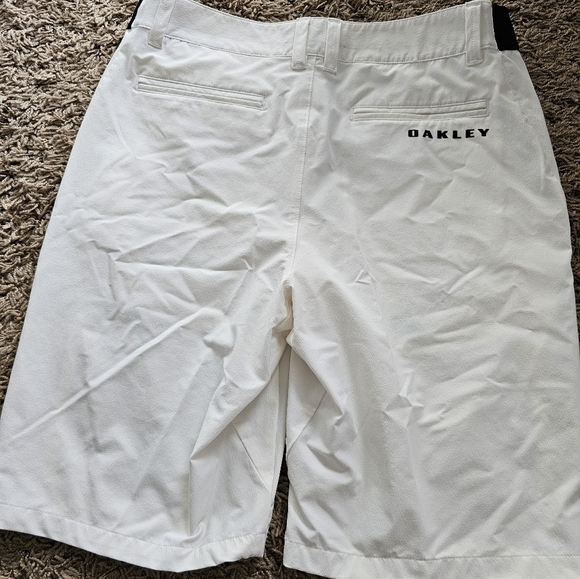 Oakley White Men's Shorts - Picture 5 of 6